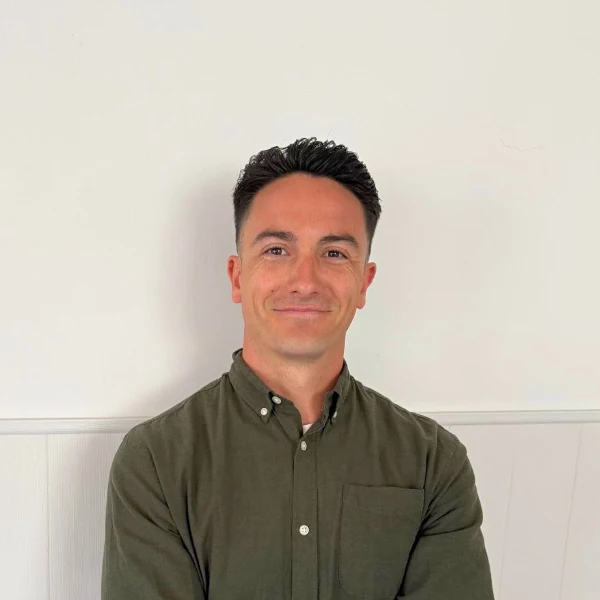 Thomas – Claims & Client Support at Dragon Insurance